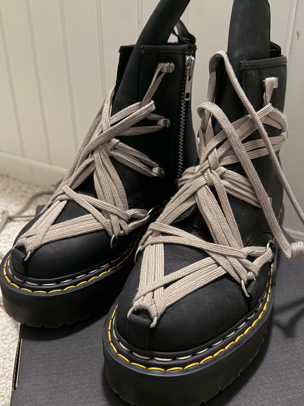 RICK OWENS x DR. MARTENS PENTAGRAM COLLAB BOOTS - Picture 3 of 4
